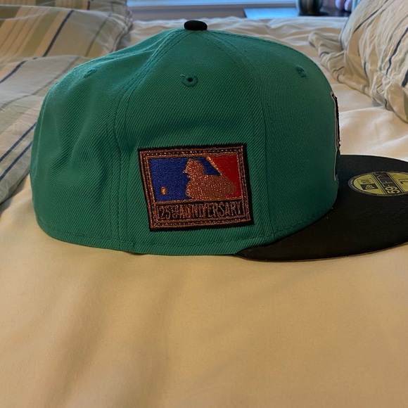 Florida Marlins Fitted Cap - Picture 2 of 4